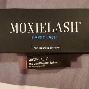 SOLD****Moxie Lash Happy Lashes